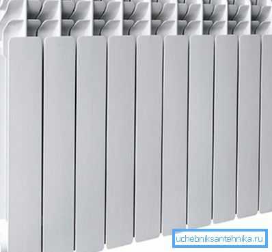 Le radiateur en aluminium sur 10 sections aura une puissance décuplée. Le radiateur en aluminium sur 10 sections aura une puissance décuplée.