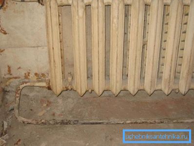 Sans échauffement, le filetage nécessaire au démontage des bouchons nécessitera une force excessive. Sans échauffement, le filetage nécessaire au démontage des bouchons nécessitera une force excessive.