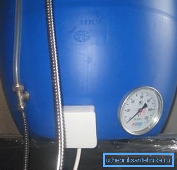Tonneau de douche avec radiateur