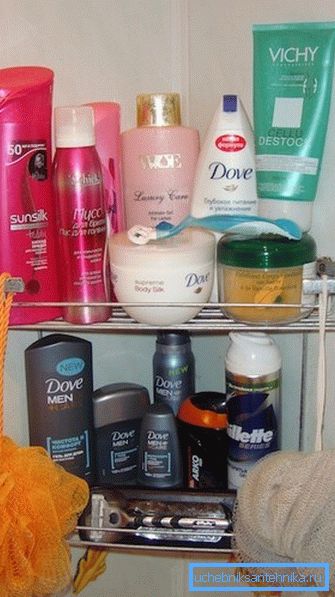 Une partie de la douche familiale habituelle Une partie de la douche familiale habituelle
