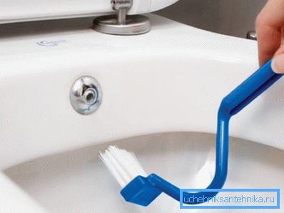 Pour assurer un drainage de qualité, vous devez nettoyer soigneusement le rebord de la cuvette des dépôts minéraux. Pour assurer un drainage de qualité, vous devez nettoyer soigneusement le rebord de la cuvette des dépôts minéraux.
