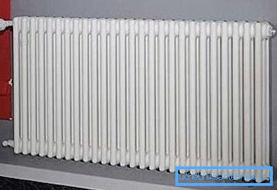 La fonte chauffe longtemps, mais est capable d'accumuler de la chaleur