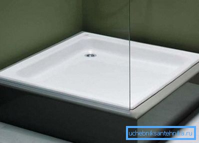 Receveurs de douche en fonte avec rideaux en plastique Receveurs de douche en fonte avec rideaux en plastique