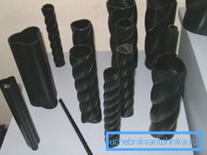 Ces matériaux peuvent avoir différentes formes et structures. Ces matériaux peuvent avoir différentes formes et structures.