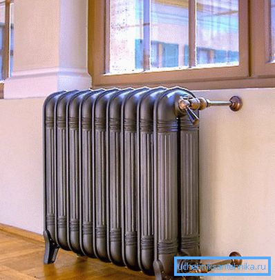 Radiateur design, qui n'est pas aussi chaud que décore la chambre Radiateur design, qui n'est pas aussi chaud que décore la chambre