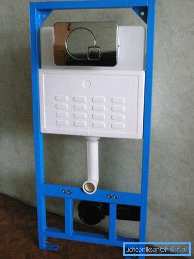 Pour accéder à l'intérieur du réservoir, retirez simplement le panneau métallique avec le bouton de vidange Pour accéder à l'intérieur du réservoir, retirez simplement le panneau métallique avec le bouton de vidange