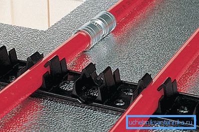 Pour la fabrication de sols chauds, on utilisait des systèmes doubles, et même des substrats entiers avec des colliers. Pour la fabrication de sols chauds, on utilisait des systèmes doubles, et même des substrats entiers avec des colliers.
