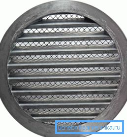 Pour le sol, il est préférable d'utiliser des grilles métalliques avec des filets. Pour le sol, il est préférable d'utiliser des grilles métalliques avec des filets.