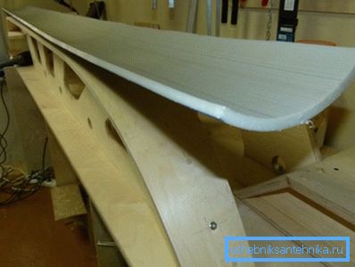 Pour tuyaux de PVC de grande taille, sciés le long de Pour tuyaux de PVC de grande taille, sciés le long de