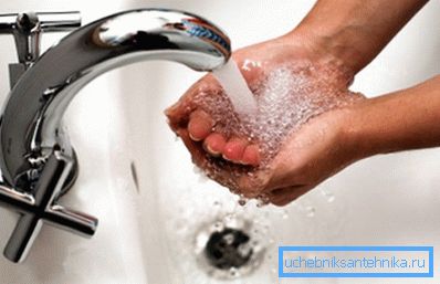 Pour le fonctionnement du mélangeur nécessite une pression excessive dans l'alimentation en eau. Pour le fonctionnement du mélangeur nécessite une pression excessive dans l'alimentation en eau.