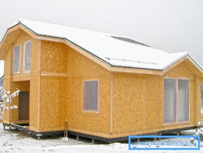 Une maison de sip-panels perdra évidemment moins de chaleur qu'une maison en brique. Une maison de sip-panels perdra évidemment moins de chaleur qu'une maison en brique.