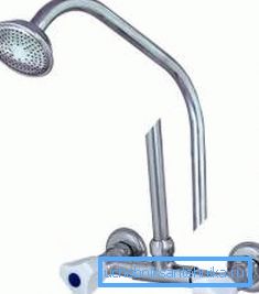 Douche sur le tuyau fixe. Douche sur le tuyau fixe.