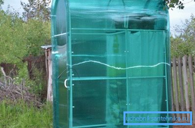 Douche en polycarbonate.
