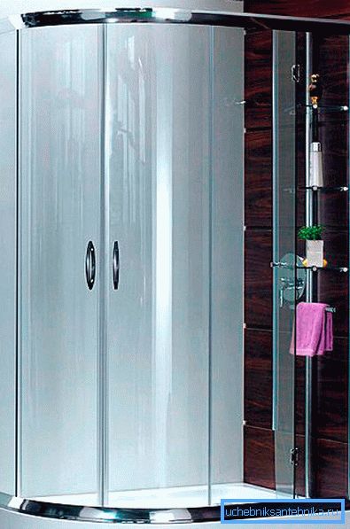 Une douche avec une base basse de 120 x 80 cm - idéale pour les personnes âgées