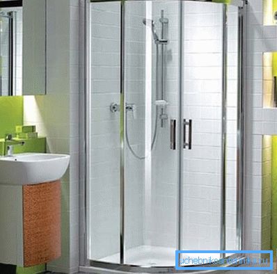 Cabine de douche après le démoulage Cabine de douche après le démoulage