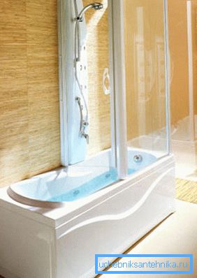 Les cabines de douche avec baignoire 170x90 cm peuvent parfaitement accueillir un adulte en position couchée Les cabines de douche avec baignoire 170x90 cm peuvent parfaitement accueillir un adulte en position couchée