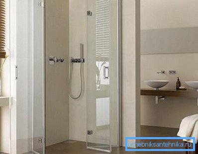 Les coins de douche sans plateau 100x100 ont fière allure dans tous les intérieurs. Les coins de douche sans plateau 100x100 ont fière allure dans tous les intérieurs.