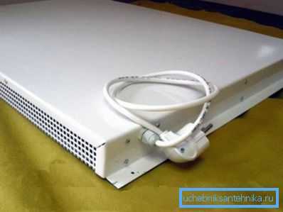 Les panneaux électriques sont connectés à une prise de courant. Les panneaux électriques sont connectés à une prise de courant.