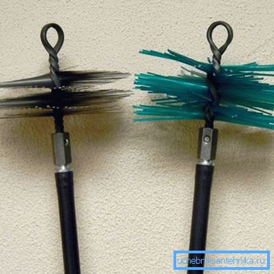 Brosses sur un support dur. Brosses sur un support dur.