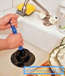 Si vous ne voulez pas souffrir, comme cette personne sur la photo, suivez toutes les règles d'utilisation des appareils sanitaires. Si vous ne voulez pas souffrir, comme cette personne sur la photo, suivez toutes les règles d'utilisation des appareils sanitaires.