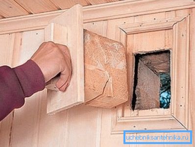 La ventilation naturelle dans une maison en bois évite les moisissures et les processus de pourriture. La ventilation naturelle dans une maison en bois évite les moisissures et les processus de pourriture.