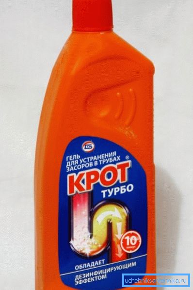 Cet outil nettoie efficacement les blocages.
