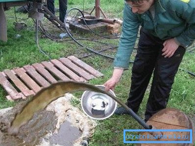 Photo d'eau sale du puits Photo d'eau sale du puits