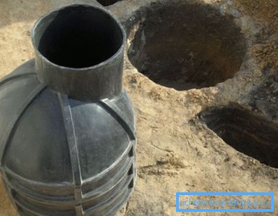 Caisson en plastique près de la fosse Caisson en plastique près de la fosse