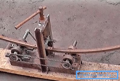 Plier un tuyau profilé sur une cintreuse Plier un tuyau profilé sur une cintreuse