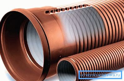 Corrugation pour les eaux usées.