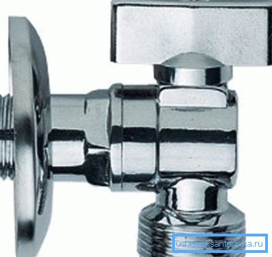 Robinets d'angle en chrome pour connecter la machine à laver Rubinetta Robinets d'angle en chrome pour connecter la machine à laver Rubinetta