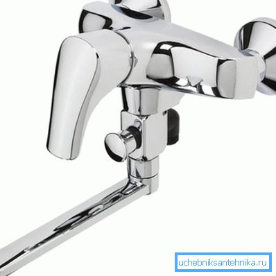 Bec chromé pour le mixeur dans le bain 45 cm Bec chromé pour le mixeur dans le bain 45 cm