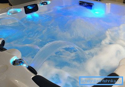 L'utilisation d'un jacuzzi ou d'un hydromassage nécessite une pression d'au moins quatre bars dans le système d'alimentation en eau L'utilisation d'un jacuzzi ou d'un hydromassage nécessite une pression d'au moins quatre bars dans le système d'alimentation en eau
