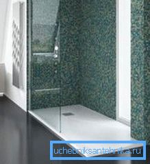 Une cabine de cette taille peut être intégrée à l’espace d’une petite salle de bain. Une cabine de cette taille peut être intégrée à l’espace d’une petite salle de bain.
