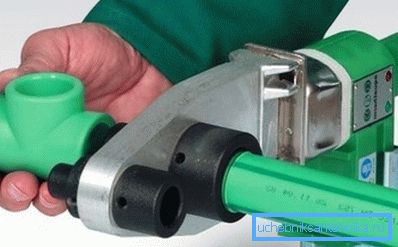 Comment monter un tuyau de plomberie en polypropylène avec un fer à souder Comment monter un tuyau de plomberie en polypropylène avec un fer à souder