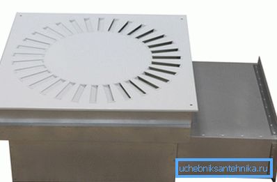 La chambre de pression statique distribue le flux d'air sur toute la surface de la grille.