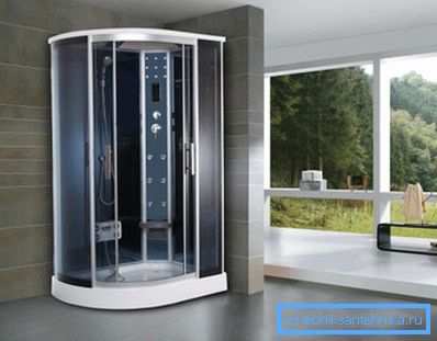 Capsule avec un plateau bas dans un intérieur moderne. Capsule avec un plateau bas dans un intérieur moderne.