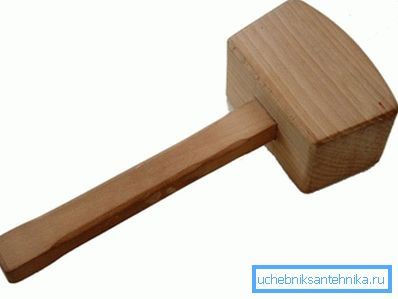 Un maillet est nécessaire pour plier les tôles. Un maillet est nécessaire pour plier les tôles.