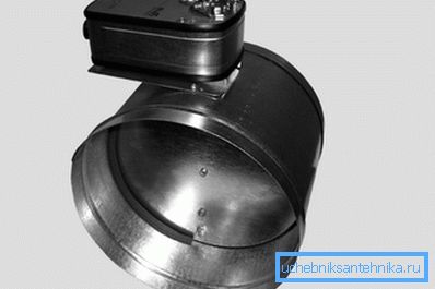 Clapet anti-retour motorisé - pour une ventilation naturelle, cela peut être la seule option. Clapet anti-retour motorisé - pour une ventilation naturelle, cela peut être la seule option.