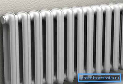 Le nombre de sections dans le radiateur dépend du matériau du radiateur sélectionné et de la surface de la pièce. Le nombre de sections dans le radiateur dépend du matériau du radiateur sélectionné et de la surface de la pièce.