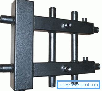 Collecteur avec aiguille hydraulique intégrée. Collecteur avec aiguille hydraulique intégrée.