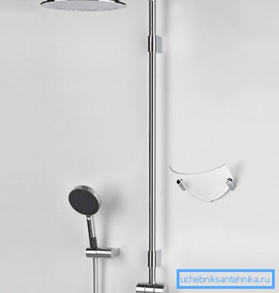 Système de douche combiné avec buse fixe et manuelle avec tuyau flexible. Système de douche combiné avec buse fixe et manuelle avec tuyau flexible.