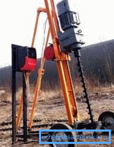 Unité mobile compacte pour le forage à la tarière Unité mobile compacte pour le forage à la tarière