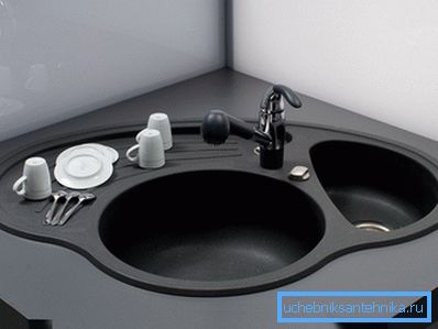 Les éviers composites sont non seulement durables, mais aussi très beaux