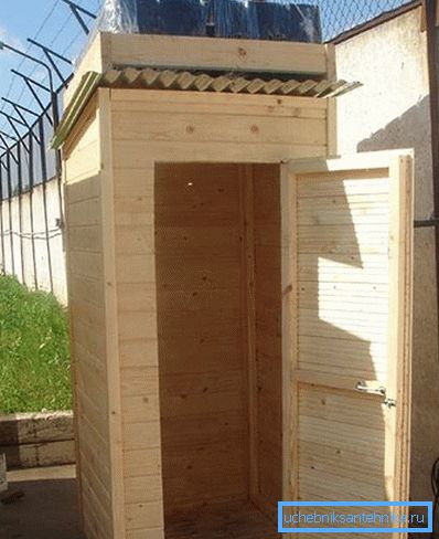 Les constructions en bois semblent beaucoup mieux, mais coûtent plus cher. Les constructions en bois semblent beaucoup mieux, mais coûtent plus cher.