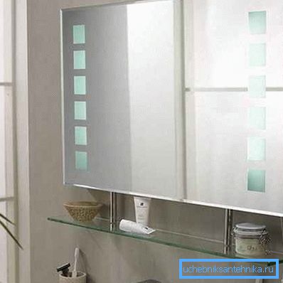 Concevoir avec une étagère en verre et un éclairage intérieur. Concevoir avec une étagère en verre et un éclairage intérieur.