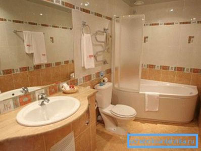 Le concept d'enregistrement de la salle de bain combinée. Le concept d'enregistrement de la salle de bain combinée.