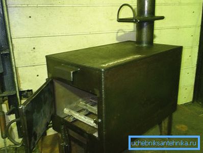 La chaudière pour le chauffage peut être faite par eux-mêmes. La chaudière pour le chauffage peut être faite par eux-mêmes.