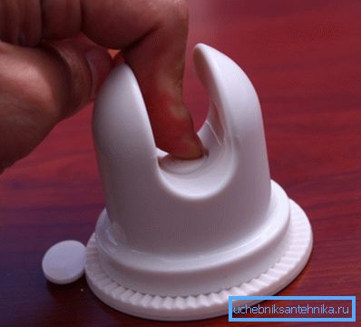 Les systèmes de montage avec une ventouse sont très simples, l’essentiel est de choisir un produit de qualité qui restera très fermement à la surface.