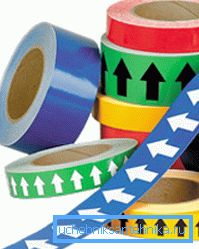 Outre la coloration décrite ci-dessus, le marquage est appliqué aux substances dangereuses par des anneaux indiquant souvent la direction du mouvement du support et sa composition. Outre la coloration décrite ci-dessus, le marquage est appliqué aux substances dangereuses par des anneaux indiquant souvent la direction du mouvement du support et sa composition.
